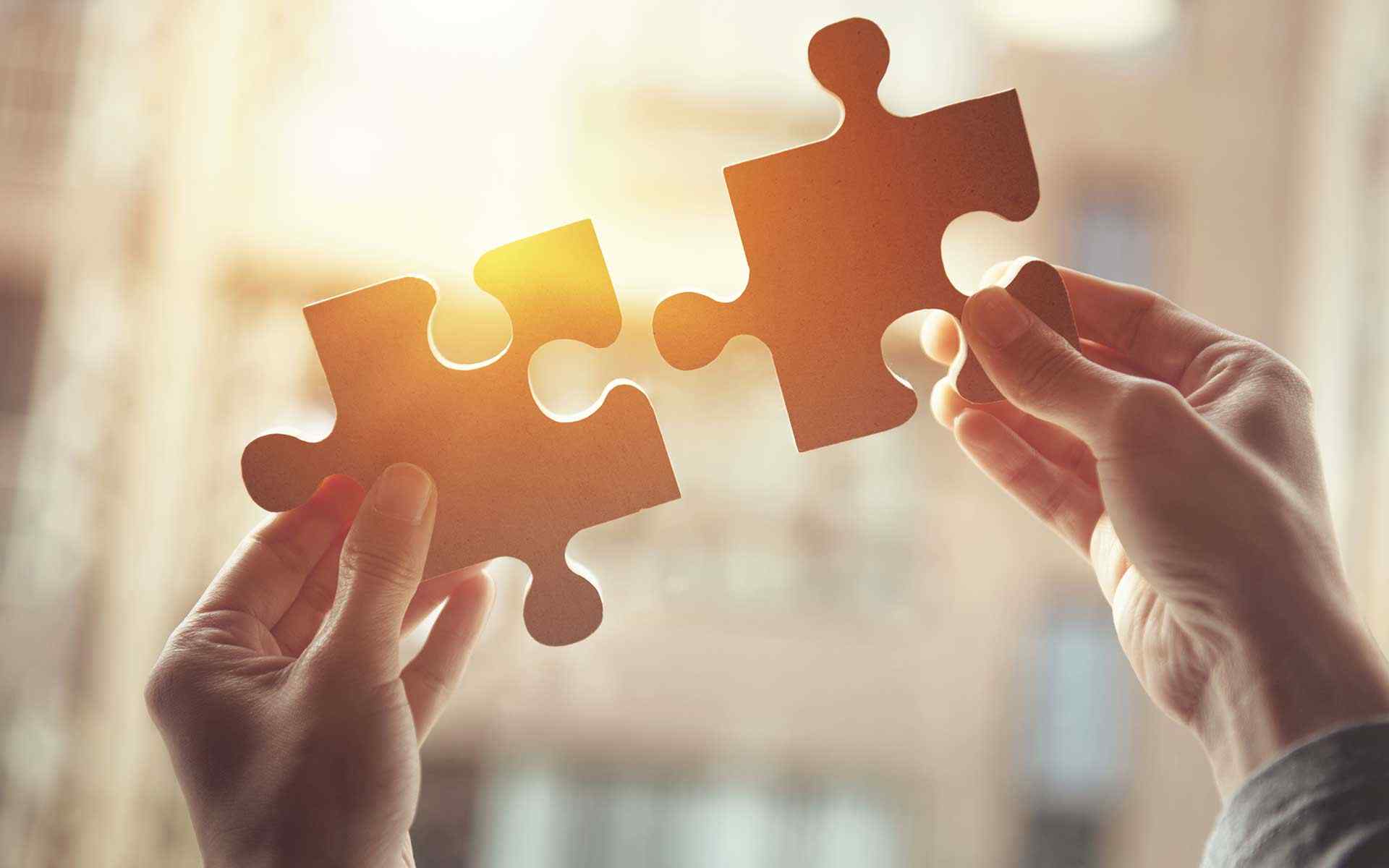 Образование и <strong> учебные обмены</strong> Образование и <strong> учебные обмены</strong>